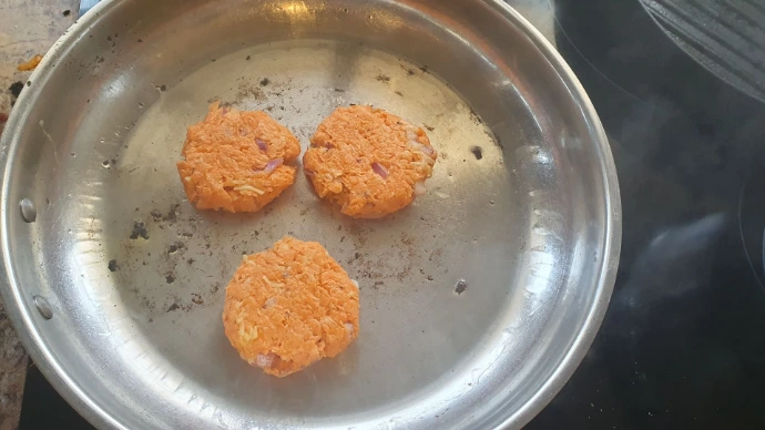 fry the kumara fritters in a pan