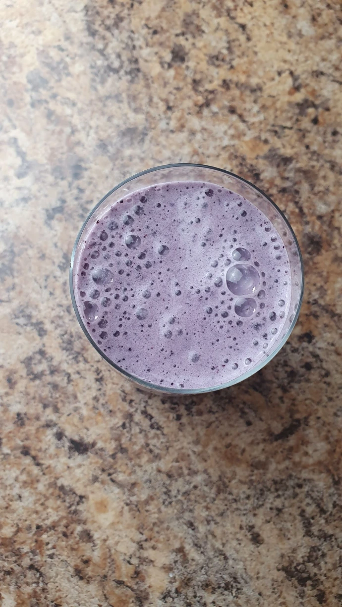 Creamy blueberry banana smoothie